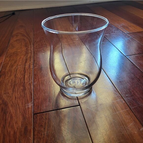 Small glass vase  - Picture 1 of 6